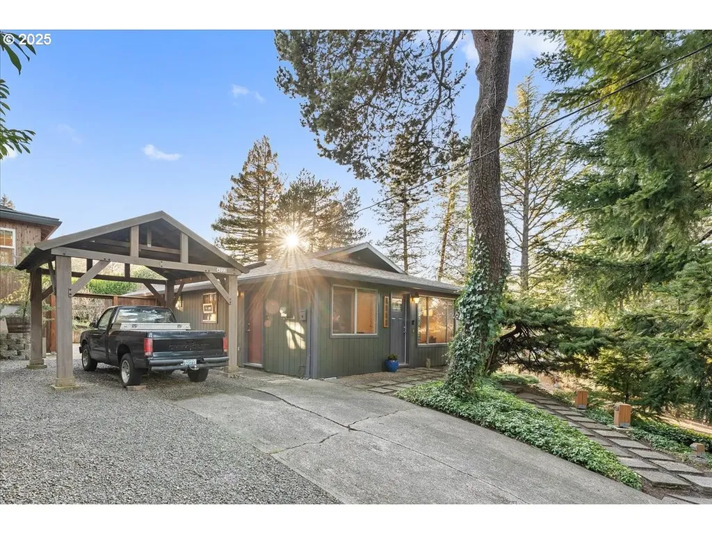 4222 SW Hume Street Portland OR 97219