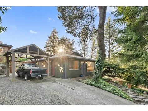 4222 SW Hume Street Portland OR 97219