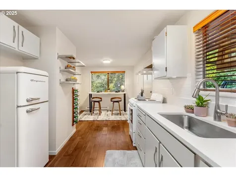 4222 SW Hume Street Portland OR 97219