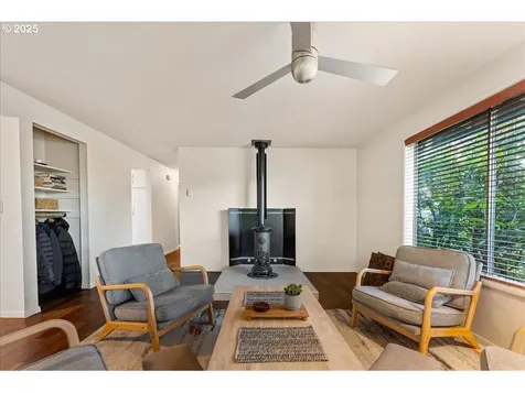 4222 SW Hume Street Portland OR 97219