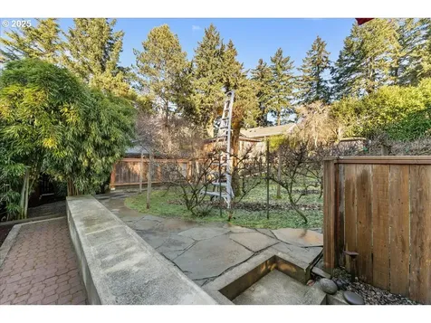 4222 SW Hume Street Portland OR 97219