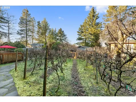 4222 SW Hume Street Portland OR 97219