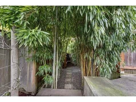 4222 SW Hume Street Portland OR 97219