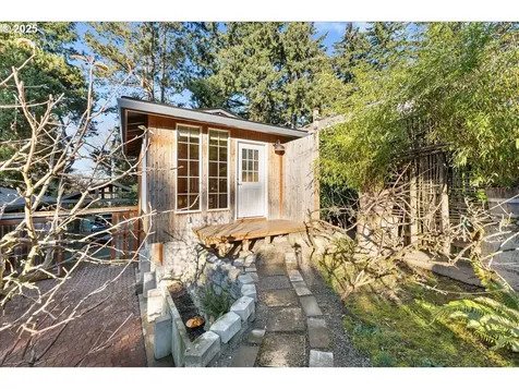 4222 SW Hume Street Portland OR 97219