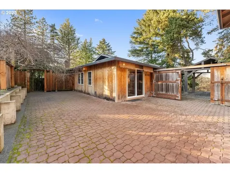 4222 SW Hume Street Portland OR 97219