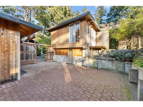 4222 SW Hume Street Portland OR 97219
