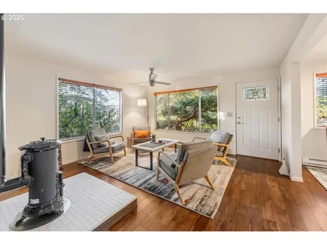 4222 SW Hume Street Portland OR 97219