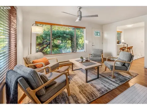 4222 SW Hume Street Portland OR 97219