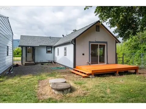 123 N Santiam Highway Gates OR 97346