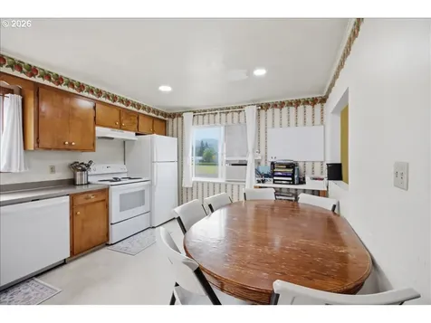 123 N Santiam Highway Gates OR 97346