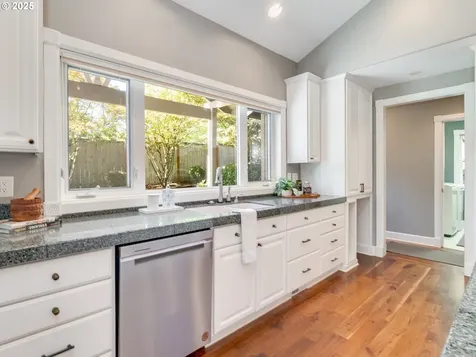 2362 NW Wintergreen Court Mcminnville OR 97128
