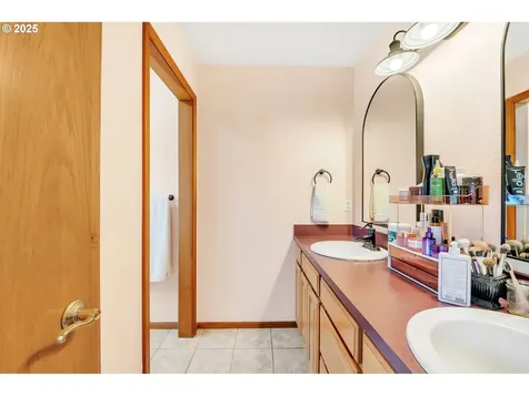 39225 SW Oak Lane Willamina OR 97396