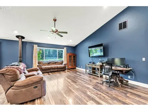 39225 SW Oak Lane Willamina OR 97396