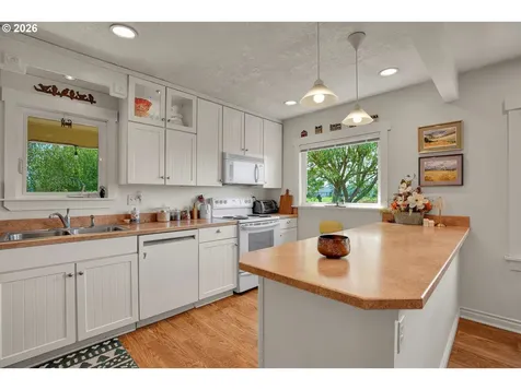 2146 N Holly Street Canby OR 97013