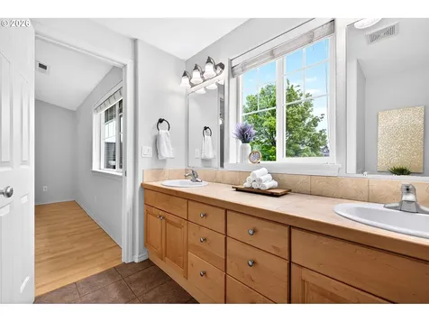 3715 NE 80th Street Vancouver WA 98665