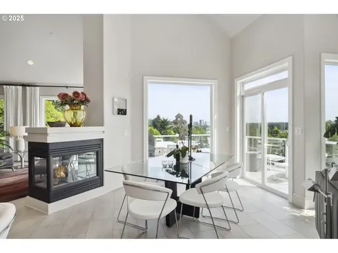 7568 S Laview Drive Portland OR 97219