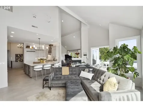 7568 S Laview Drive Portland OR 97219