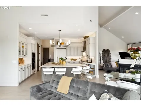 7568 S Laview Drive Portland OR 97219