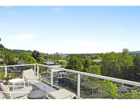 7568 S Laview Drive Portland OR 97219
