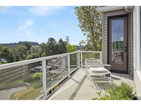 7568 S Laview Drive Portland OR 97219