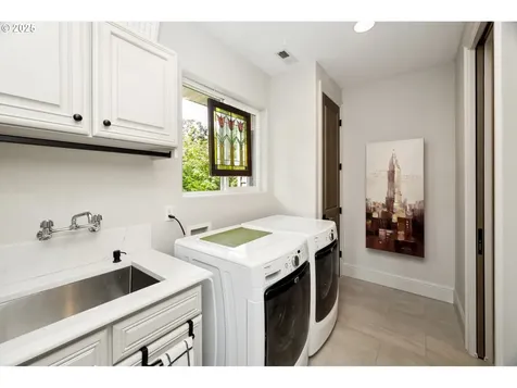7568 S Laview Drive Portland OR 97219