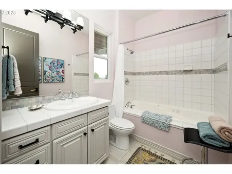 7568 S Laview Drive Portland OR 97219