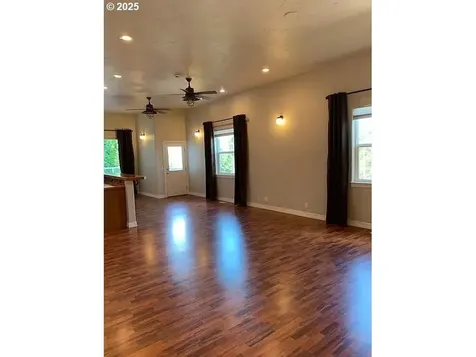7568 S Laview Drive Portland OR 97219