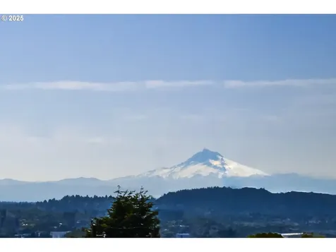 7568 S Laview Drive Portland OR 97219