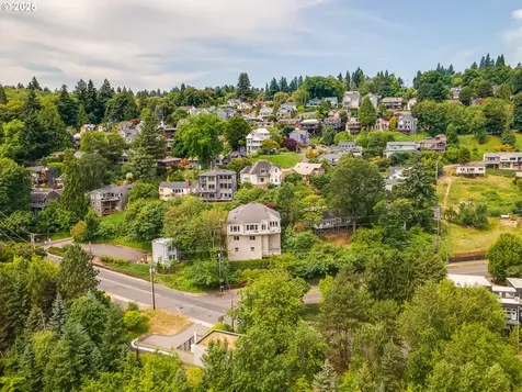 7568 S Laview Drive Portland OR 97219
