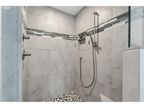 6925 SW Heath Place Beaverton OR 97008