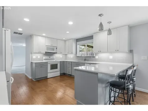 6925 SW Heath Place Beaverton OR 97008
