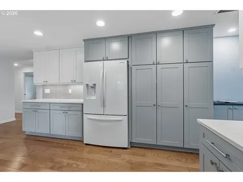 6925 SW Heath Place Beaverton OR 97008
