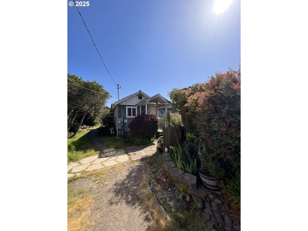 4576 Foulweather Street Florence OR 97439