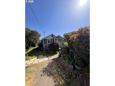 4576 Foulweather Street Florence OR 97439
