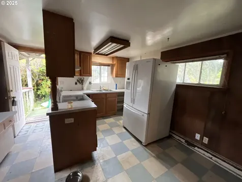 4576 Foulweather Street Florence OR 97439