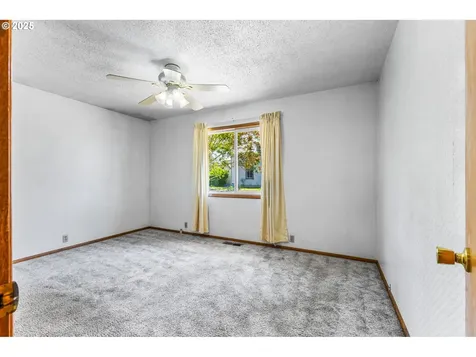 415 W Ash Street Lebanon OR 97355