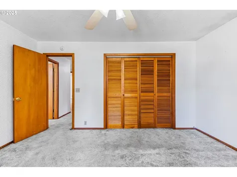 415 W Ash Street Lebanon OR 97355