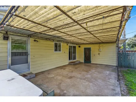 415 W Ash Street Lebanon OR 97355