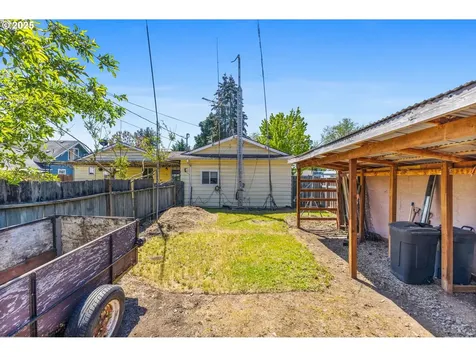 415 W Ash Street Lebanon OR 97355