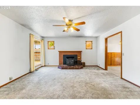 415 W Ash Street Lebanon OR 97355