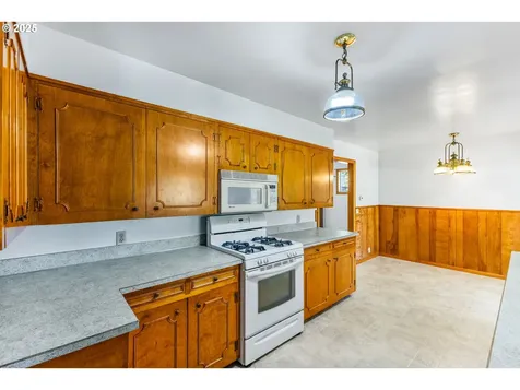 415 W Ash Street Lebanon OR 97355