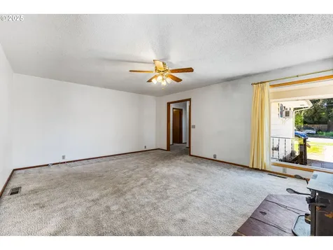 415 W Ash Street Lebanon OR 97355