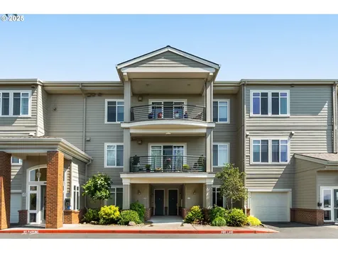 4873 NW Promenade Terrace Portland OR 97229