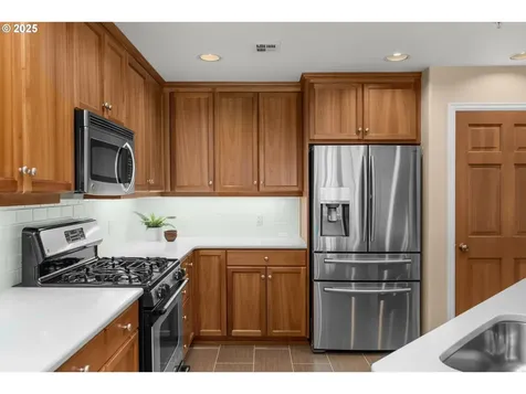4873 NW Promenade Terrace Portland OR 97229