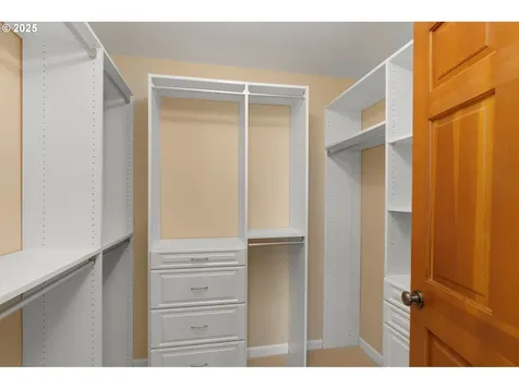 4873 NW Promenade Terrace Portland OR 97229