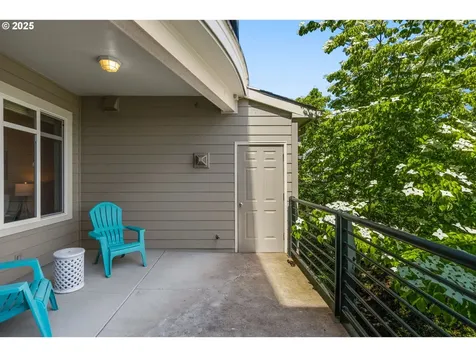 4873 NW Promenade Terrace Portland OR 97229