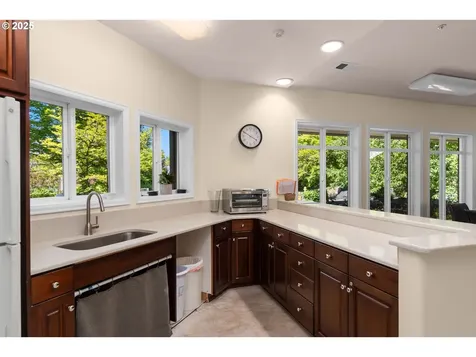 4873 NW Promenade Terrace Portland OR 97229