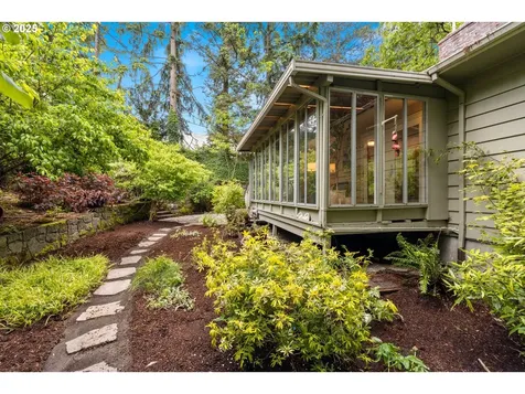 6312 SW 27th Avenue Portland OR 97239