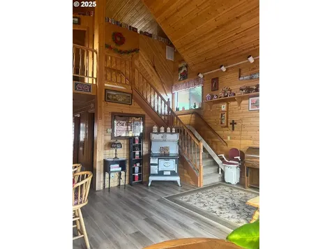 77386 Highway 216 Maupin OR 97037