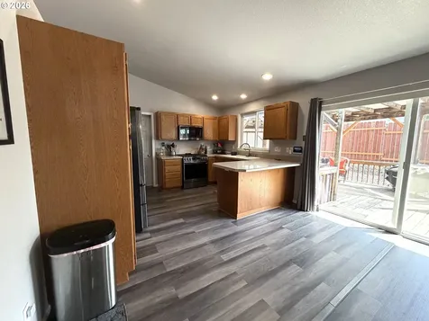 2273 Eagle Loop Sutherlin OR 97479